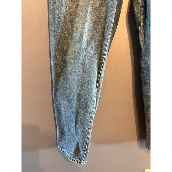 Vintage Y2K Men’s Tommy Hilfiger Light Wash Loose Fitting Jeans Button Fly 38x32 - Picture 3 of 10